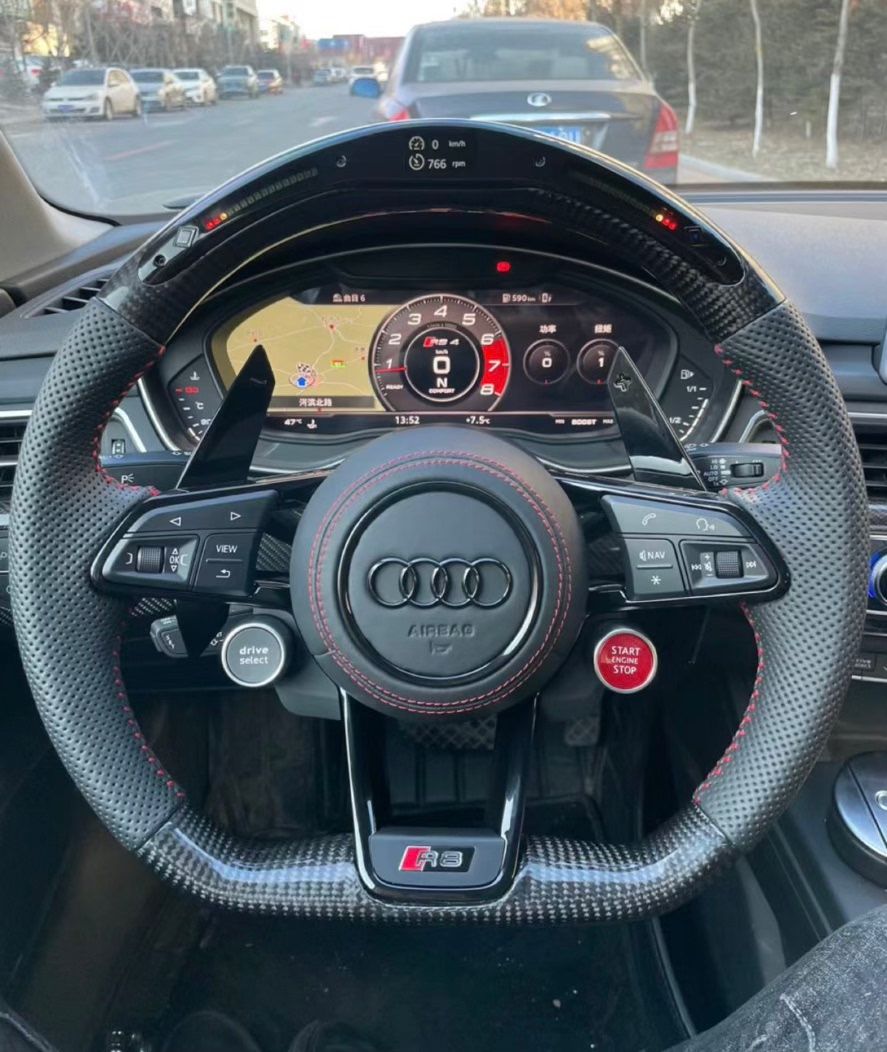 Volante Audi R8 instalado
