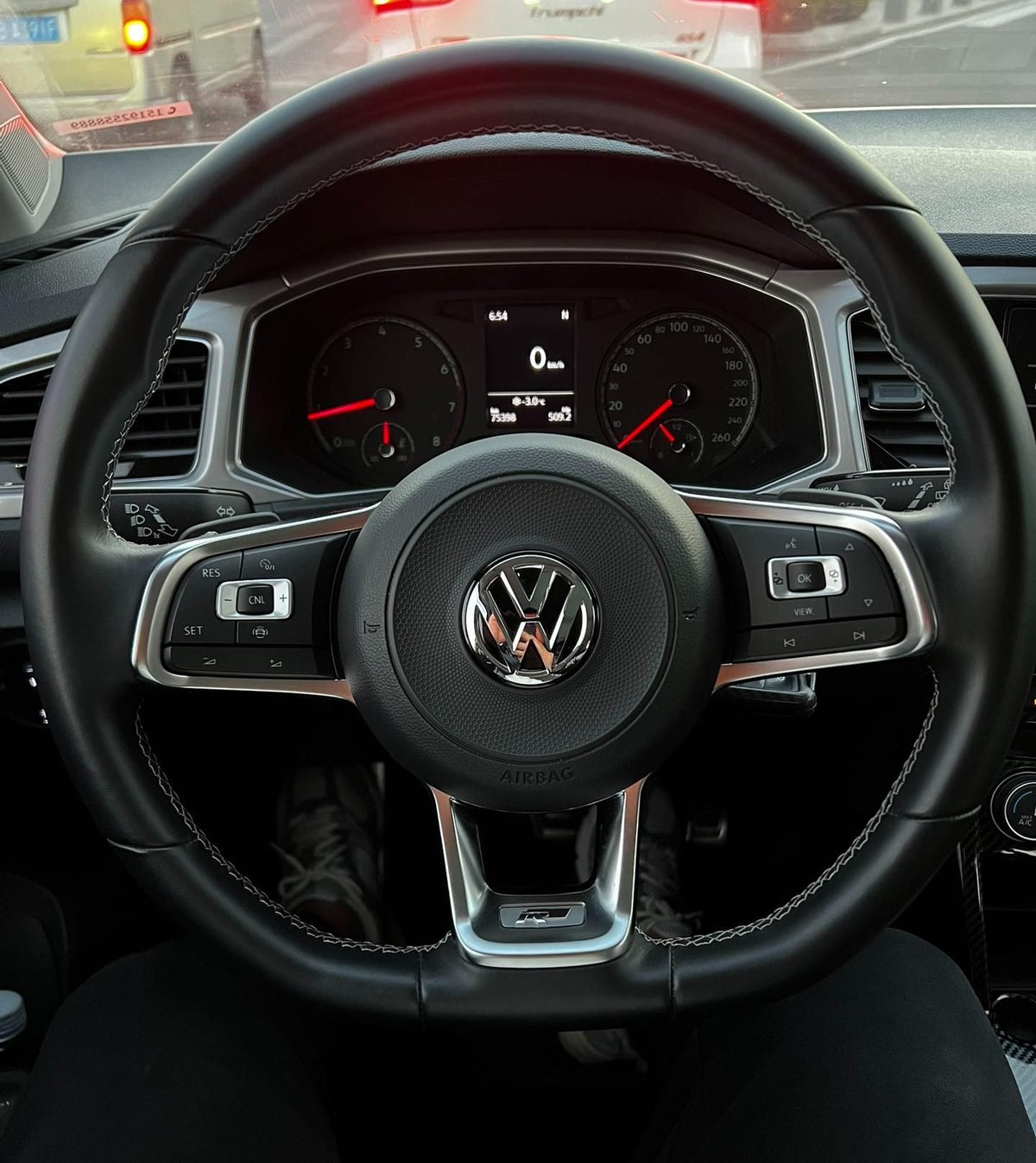 Volante Volkswagen R instalado